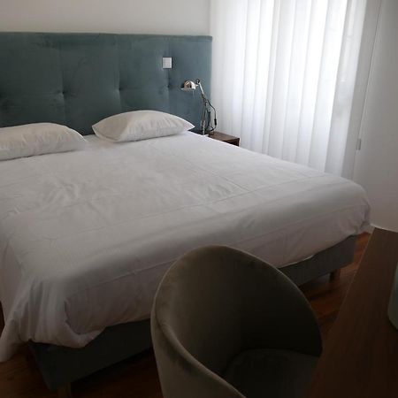 Guest House Eca - Centro Historico ليريا المظهر الخارجي الصورة